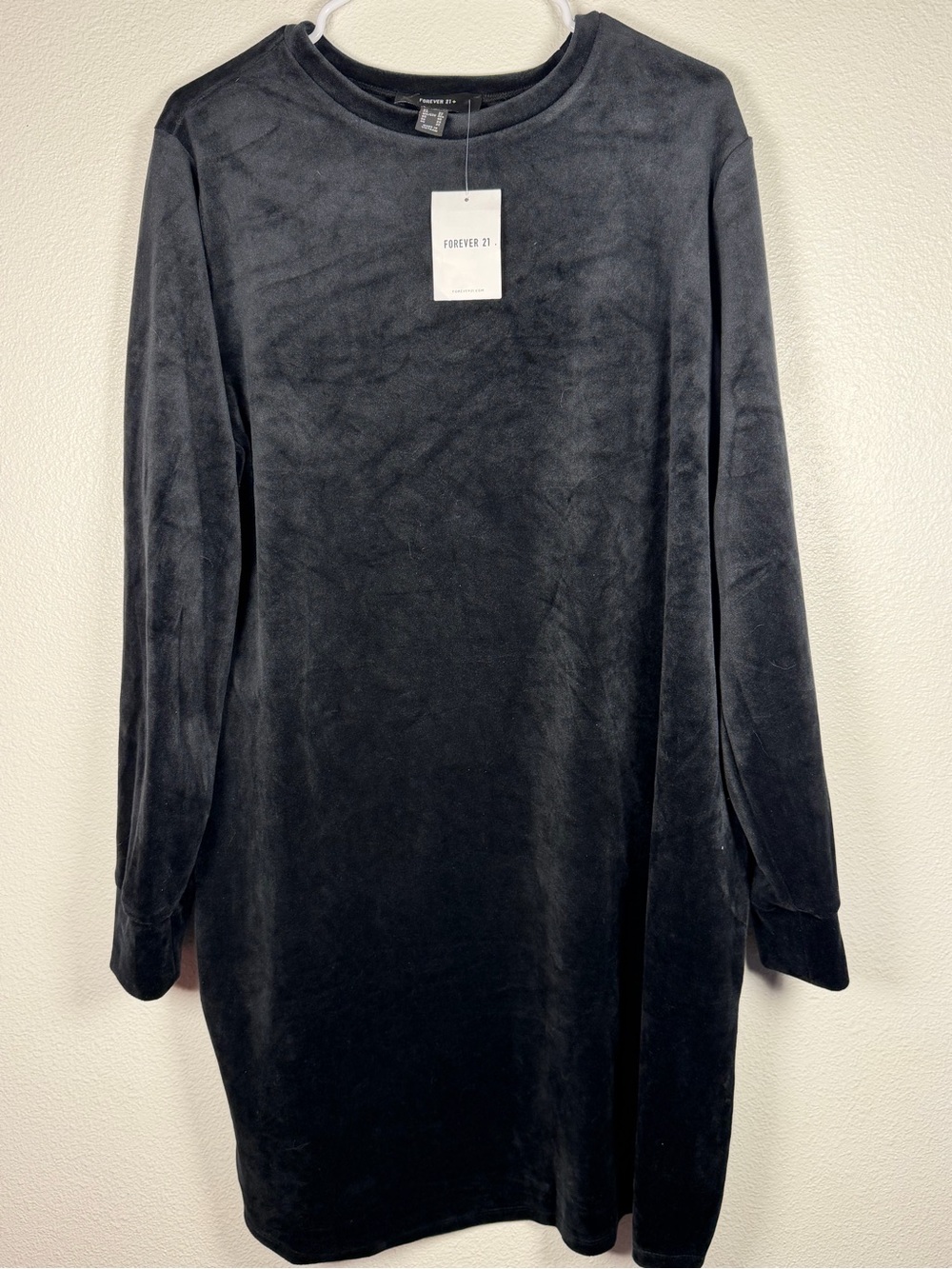Forever 21 Black Velvet Long Sleeve Shift Dress - Simple Crewneck